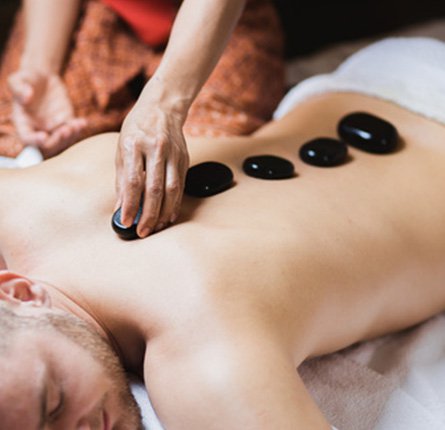 masaż kamieniami